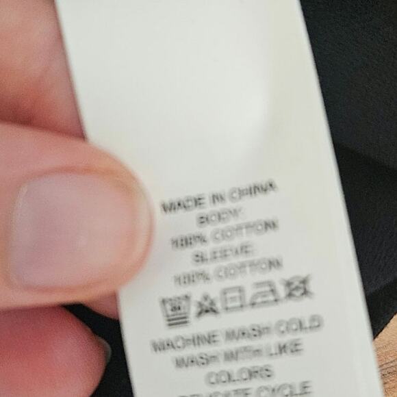 Kate Spade Black Eyelet Flutter Sleeve Tee Top Size Large - Picture 5 of 6